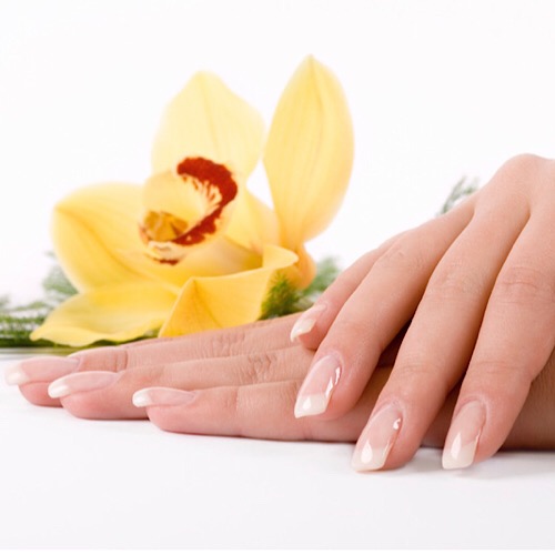 QUEEN NAILS & HAIR - manicure